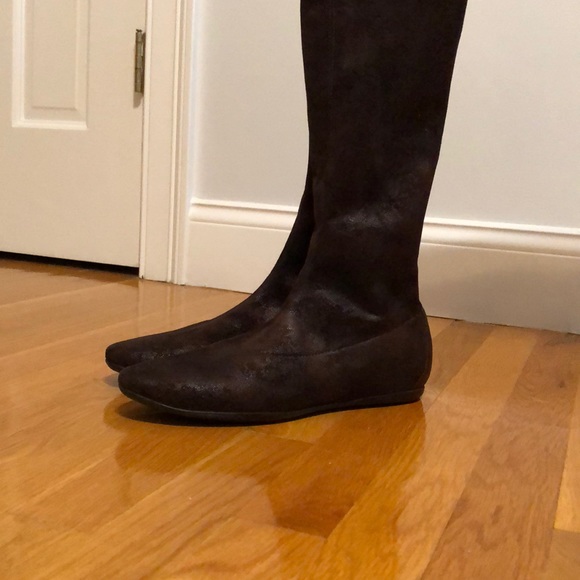Donald Pliner knee length boot. - Picture 2 of 4